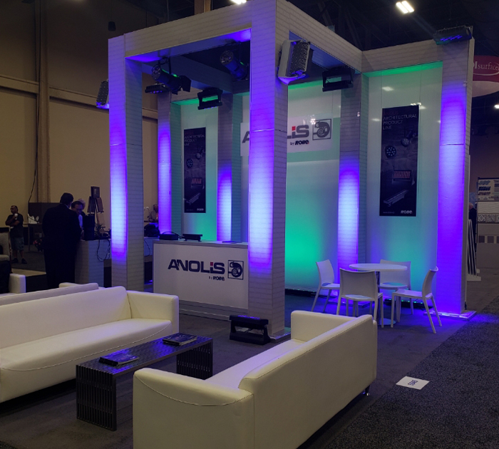 Anolis Stand 2